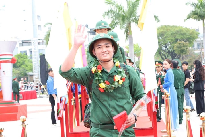 Đà Nẵng tiễn hơn 4.600 thanh niên lên đường nhập ngũ