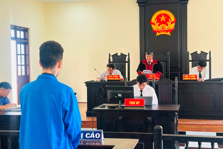 Bán ma túy ngay tại nhà, nam thanh niên lĩnh 8 năm tù