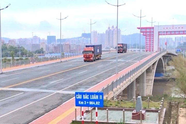 Quảng Ninh thí điểm thông quan cuối tuần qua cầu Bắc Luân II từ 7/3
