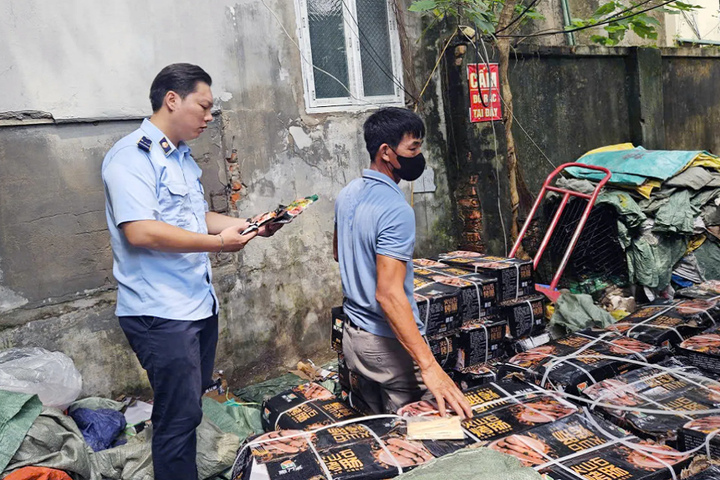 Hà Nội xử lý hơn 1.800 vụ buôn lậu, gian lận thương mại trong tháng 2