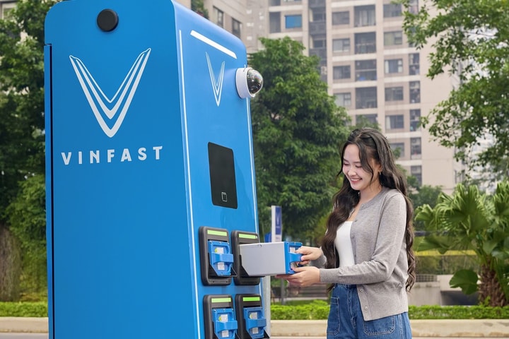VinFast Feliz II: Đổi pin chỉ 1-2 phút, vừa tiện vừa không lo xăng tăng giá