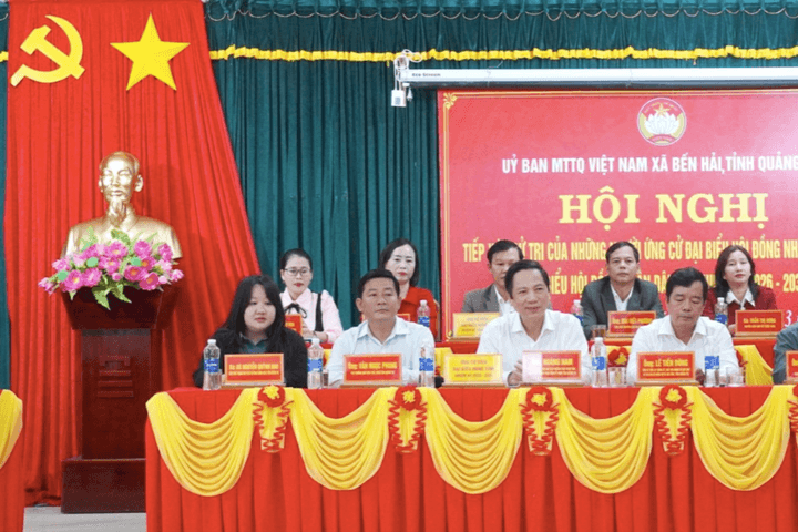 Tăng nhịp tiếp xúc cử tri trước ngày bầu cử