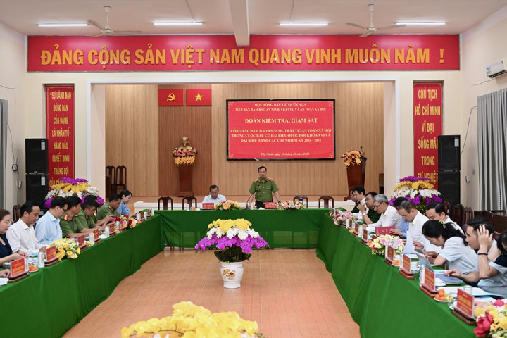 Thượng tướng Lê Tấn Tới kiểm tra an ninh bầu cử ở Tây Ninh