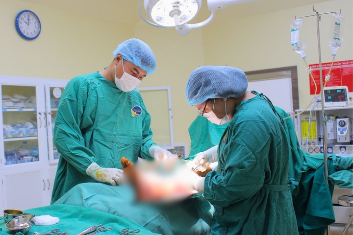 Kịp thời cứu chữa bệnh nhân bị tai nạn