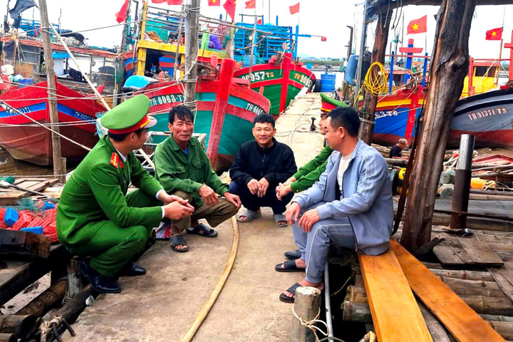 ​Bảo đảm quyền bầu cử nơi chân sóng
