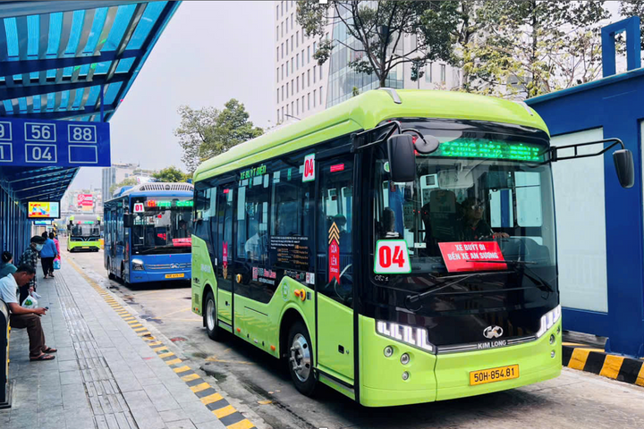 TPHCM thí điểm bỏ vé giấy trên 16 tuyến xe buýt