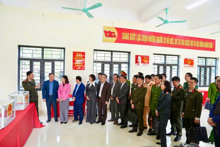 Kích hoạt Trung tâm chỉ huy tác chiến bảo đảm an ninh bầu cử tại Quảng Ninh