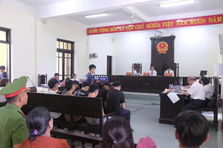 Radio Pháp đình: Khi con trẻ đánh mất giấc mơ của cha mẹ