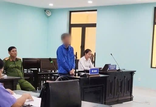 Lĩnh 15 năm tù vì xâm hại cháu gái dưới 10 tuổi