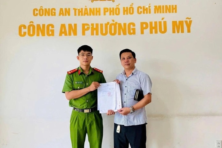 Nhận 100 triệu đồng chuyển nhầm, người đàn ông đến công an trình báo