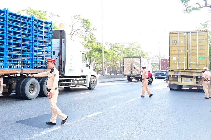 Hải Phòng: Phân luồng giao thông qua khu vực nút giao đường Bùi Viện - Lê Hồng Phong