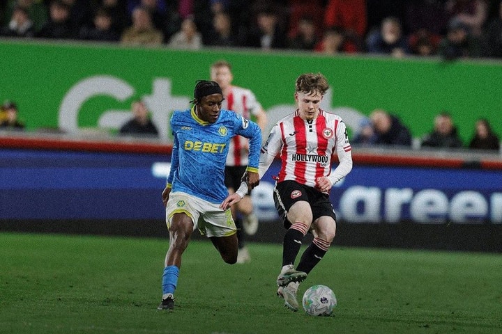 Brentford dẫn 2-0 vẫn bị Wolves cầm hòa, lỡ cơ hội áp sát nhóm dự Champions League