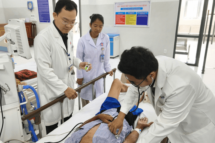 Cứu sống du khách bị đột quỵ cấp ở Côn Đảo