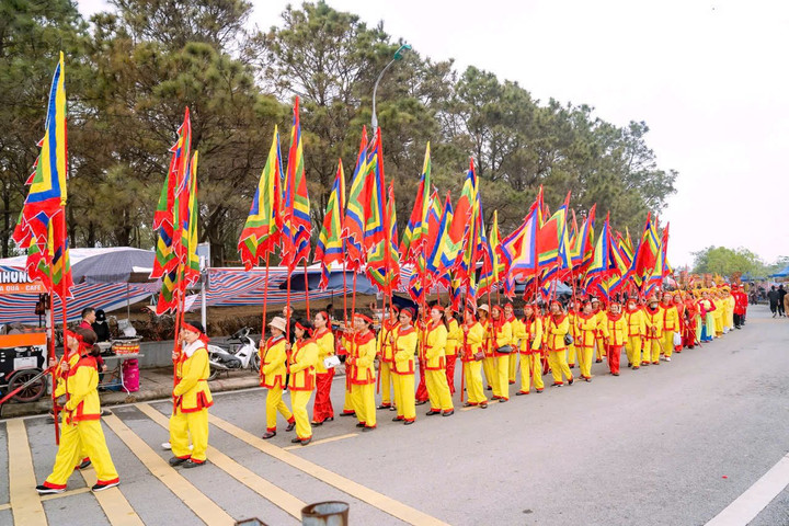 Hàng nghìn người dự khai mạc Lễ hội chùa Quỳnh Lâm