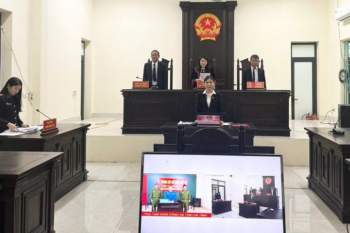 Radio Pháp đình: Vàng trên tay và phép thử nhân tâm
