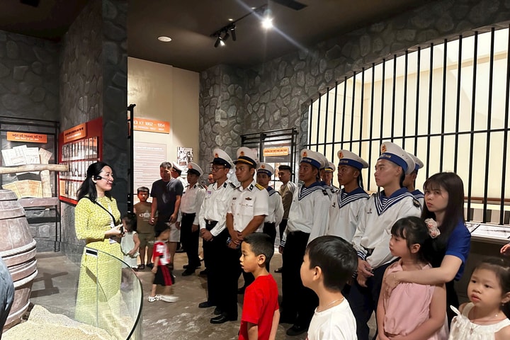 Tuổi trẻ vùng 2 Hải quân phát huy sức trẻ, vững vàng nơi đầu sóng