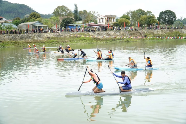 Sôi nổi giải SUP Race tại Cao Bằng