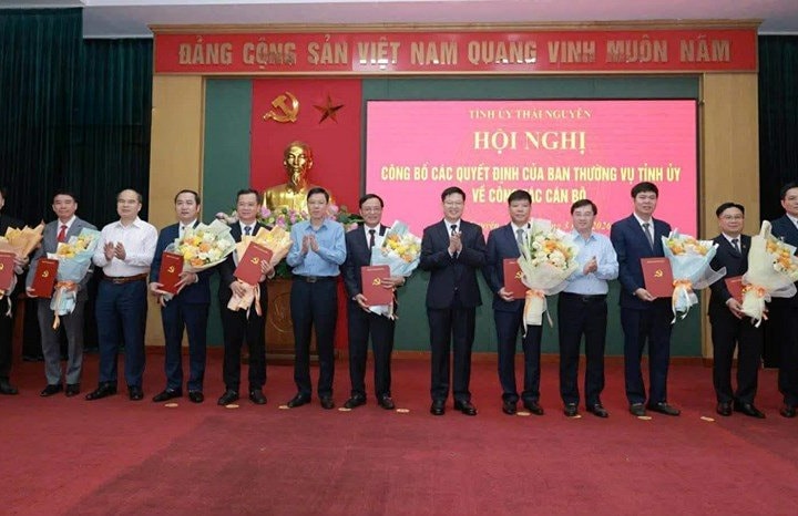 Công bố các quyết định điều động, bổ nhiệm cán bộ tại Thái Nguyên