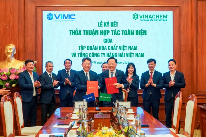 Vinachem và Tổng Công ty Hàng hải Việt Nam ký kết thỏa thuận hợp tác toàn diện