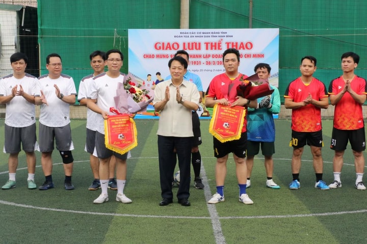 TAND hai cấp tỉnh Ninh Bình giao lưu bóng đá chào mừng Ngày thành lập Đoàn