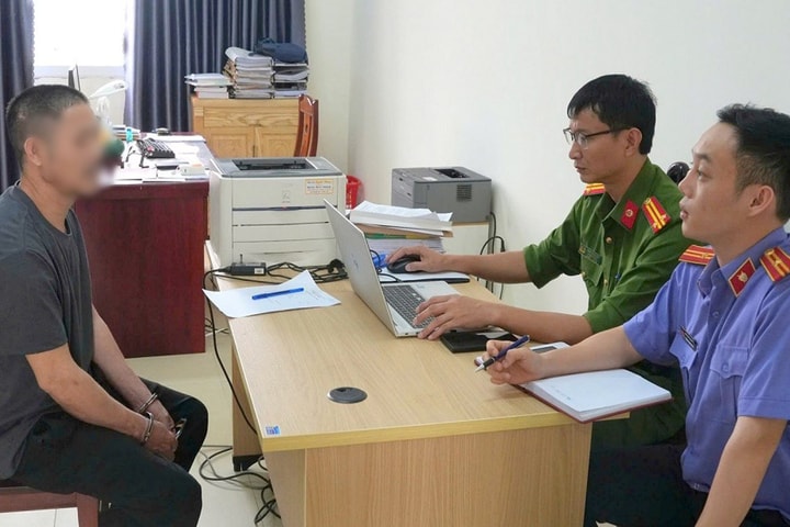 Khởi tố đối tượng dùng búa tấn công CSGT