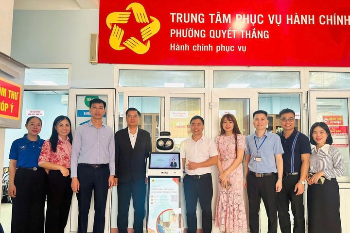 Phường đầu tiên tại Thái Nguyên đưa robot AI vào hỗ trợ thủ tục hành chính