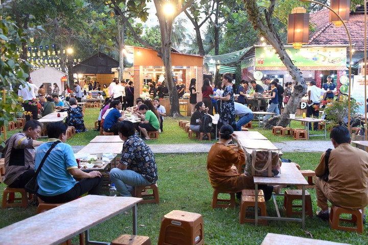 Biển người khuấy động lễ hội ẩm thực số 1 châu Á