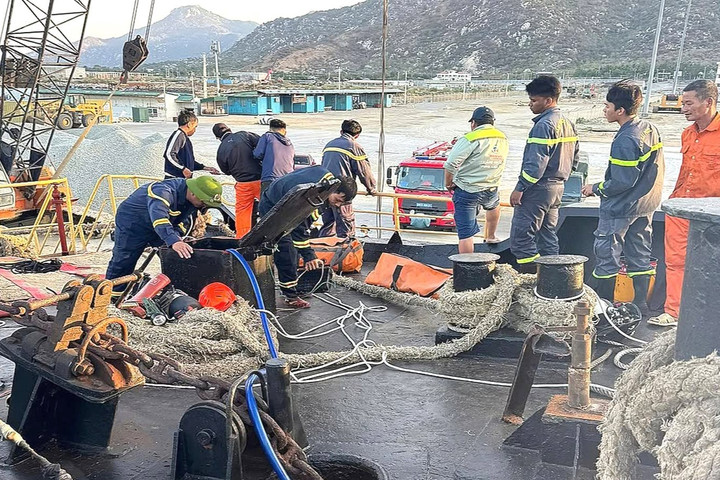 Radio: Chuyến đi biển định mệnh và nỗi đau người ở lại
