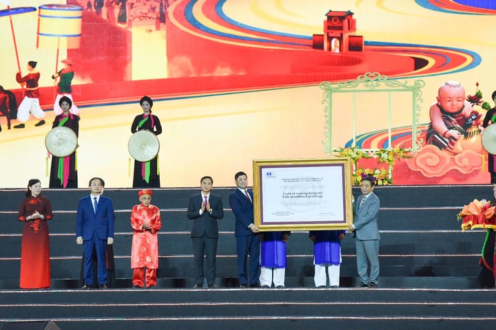 Bắc Ninh đón nhận Bằng ghi danh của UNESCO về tranh dân gian Đông Hồ