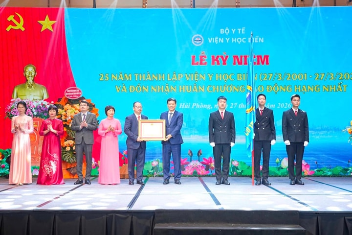 Viện Y học biển đón nhận Huân chương Lao động hạng Nhất
