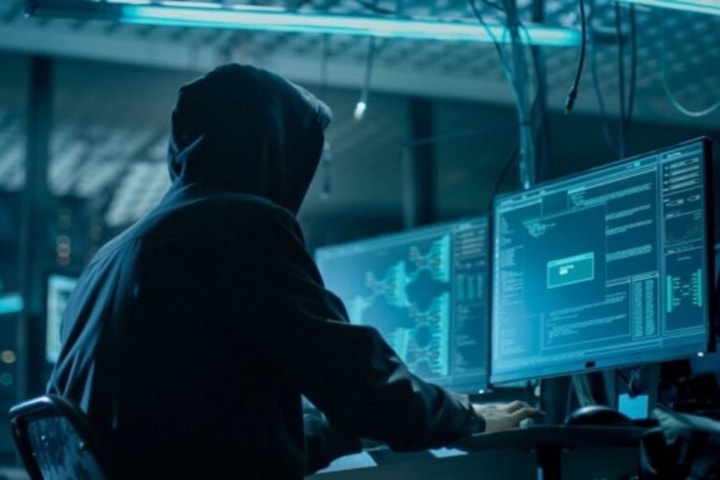 Hacker Iran công bố hơn 300 email của Giám đốc FBI