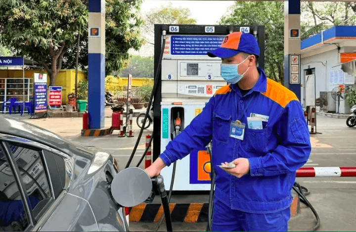 Chính phủ tạm ứng 8.000 tỷ đồng cho Quỹ Bình ổn giá xăng dầu