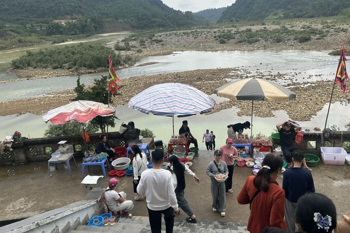 Thanh Hóa quyết tâm xử lý nghiêm hành vi chặt chém, chèo kéo du khách