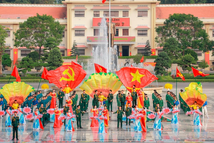 Đặc sắc chương trình nghệ thuật “Vững bước dưới cờ Đảng quang vinh”
