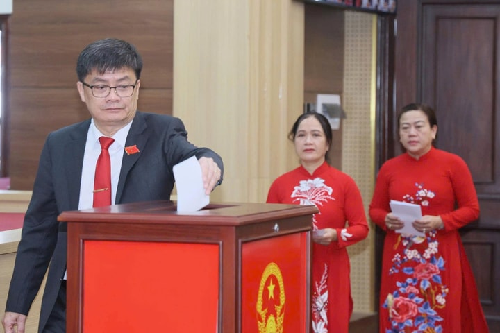 Quảng Ngãi bầu Hội thẩm TAND tỉnh và khu vực