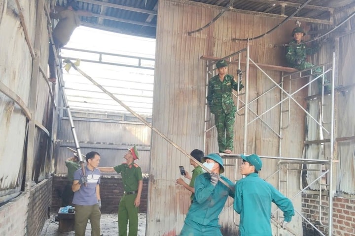 Chung tay giúp gia đình bị hỏa hoạn dựng lại nơi ở