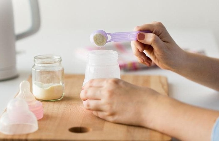 Siết chặt quảng cáo sữa thay thế sữa mẹ: Vi phạm có thể bị phạt tới 20 triệu đồng