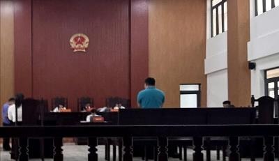 Làm giả con dấu, tài liệu của cơ quan, tổ chức lĩnh hơn 3 năm tù
