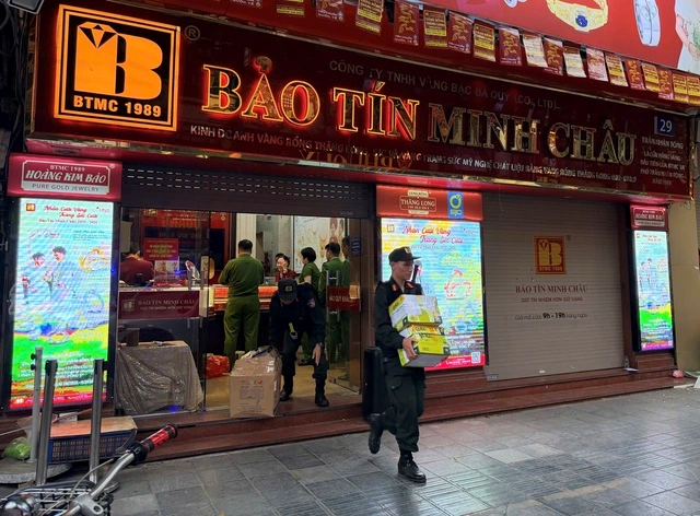 Khởi tố 2 cha con ông chủ Bảo Tín Minh Châu