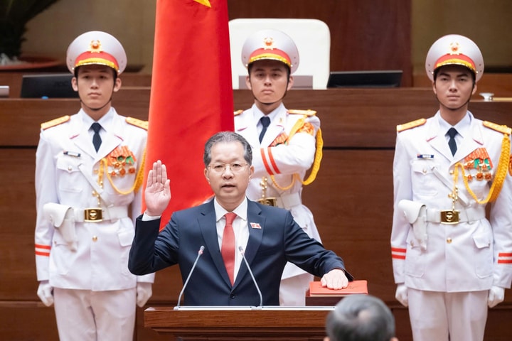 Ảnh: Lễ tuyên thệ nhậm chức của Chánh án Tòa án nhân dân tối cao Nguyễn Văn Quảng