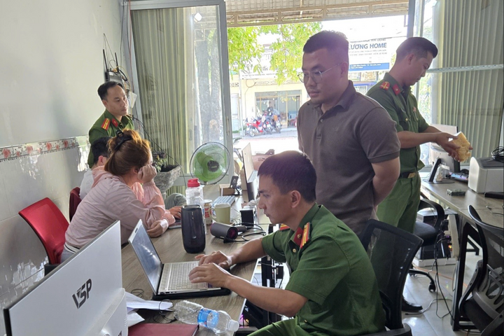 Phạt nhóm dựng clip xuyên tạc môi trường quân ngũ để câu view trên YouTube