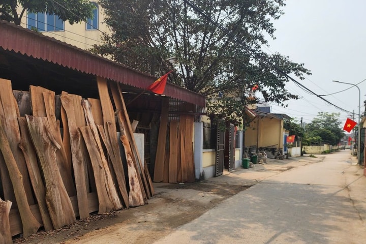 Yêu cầu báo cáo Chủ tịch UBND tỉnh Thanh Hóa vụ chậm cấp sổ đỏ cho người dân