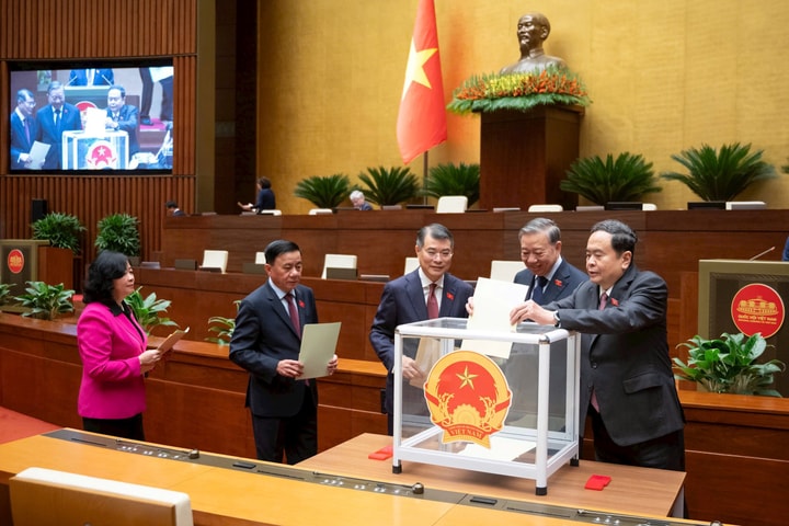 Thủ tướng Lê Minh Hưng làm Phó Chủ tịch Hội đồng Quốc phòng và An ninh