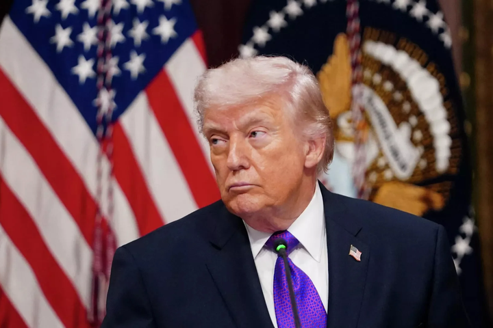 Ông Trump hoãn kế hoạch ném bom quy mô lớn vào Iran