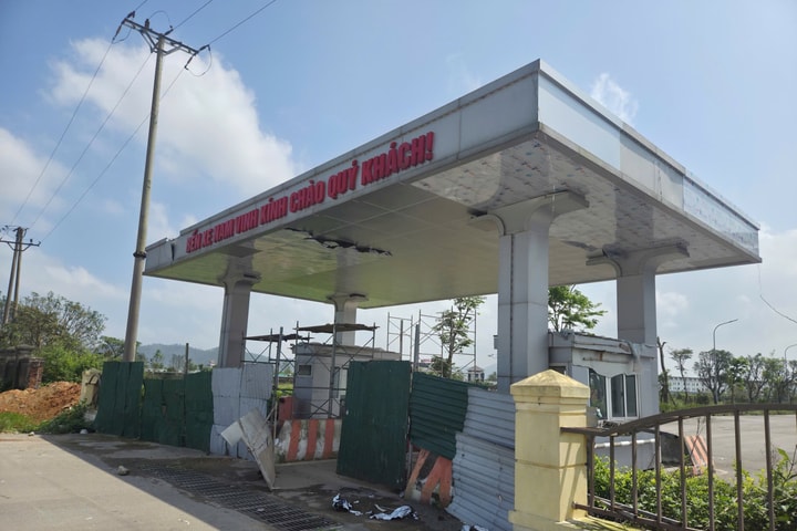 Vì sao bến xe khách Nam Vinh “đắp chiếu” nhiều năm?