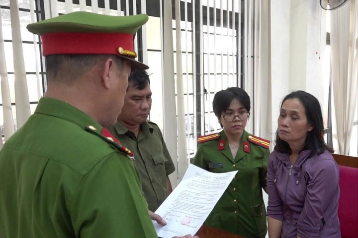 Bắt tạm giam người phụ nữ chiếm giữ nhà trái phép sau đấu giá
