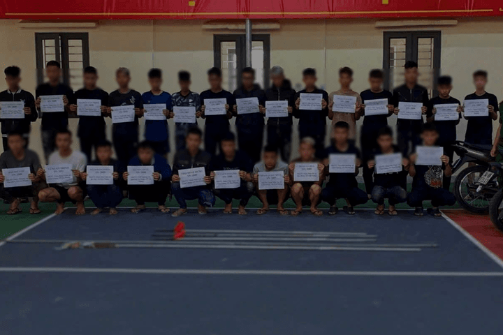 Triệu tập 23 thanh thiếu niên mang hung khí gây rối trật tự đường phố