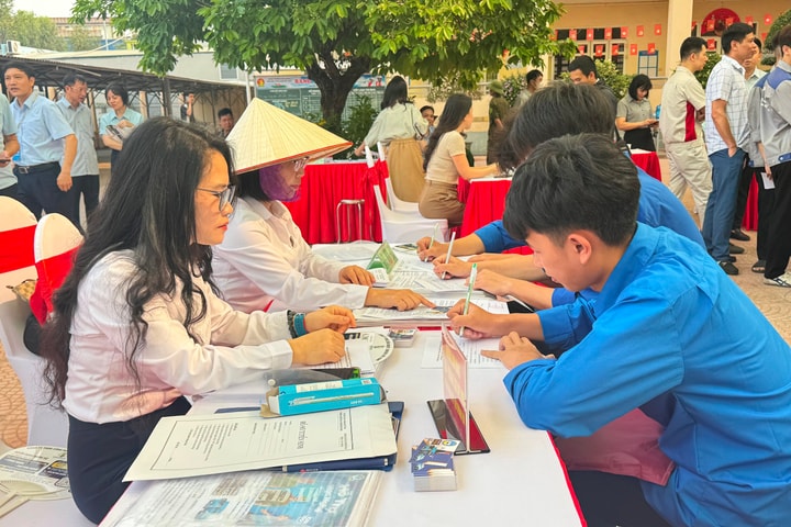 Kết nối việc làm từ cơ sở, giải bài toán nhân lực cho phát triển
