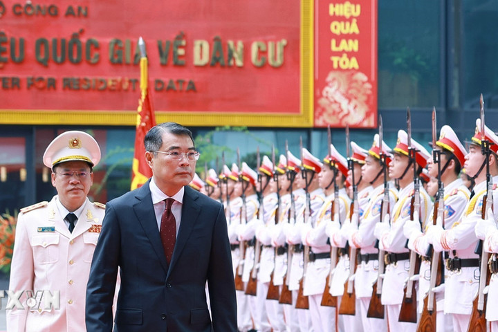 Thủ tướng: Hiện đại hóa phương thức quản trị, xây dựng nền hành chính phục vụ