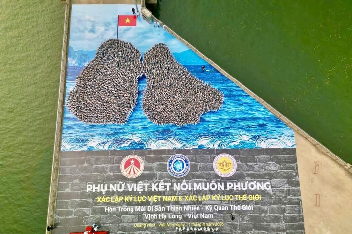 2.000 người đẹp áo dài tạo nên kỷ lục thế giới tại Vịnh Hạ Long